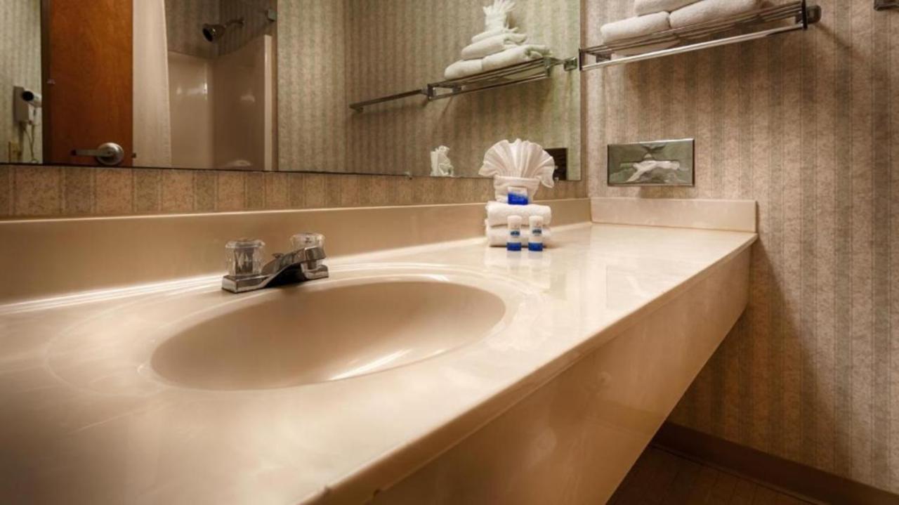 Hotel Baymont By Wyndham Groton/Mystic Extérieur photo