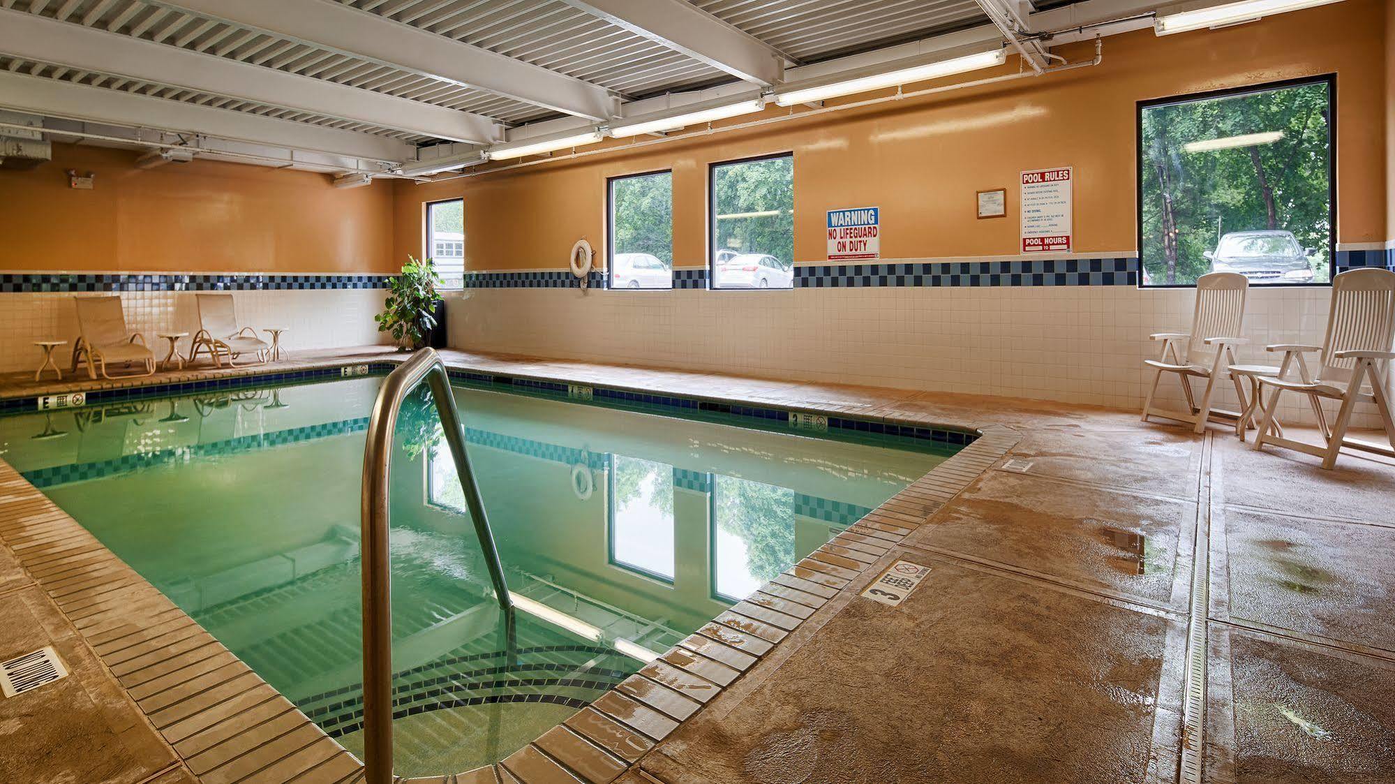 Hotel Baymont By Wyndham Groton/Mystic Extérieur photo