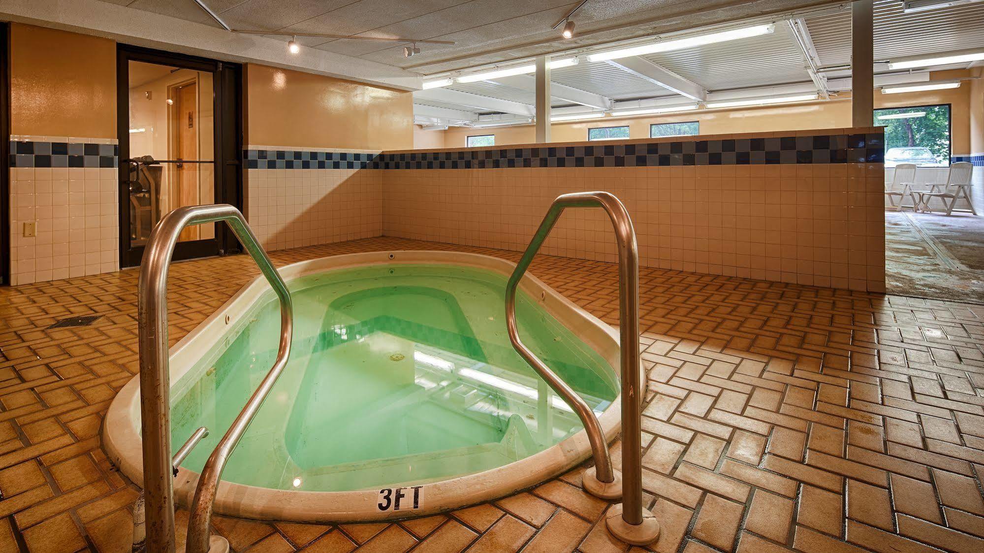 Hotel Baymont By Wyndham Groton/Mystic Extérieur photo