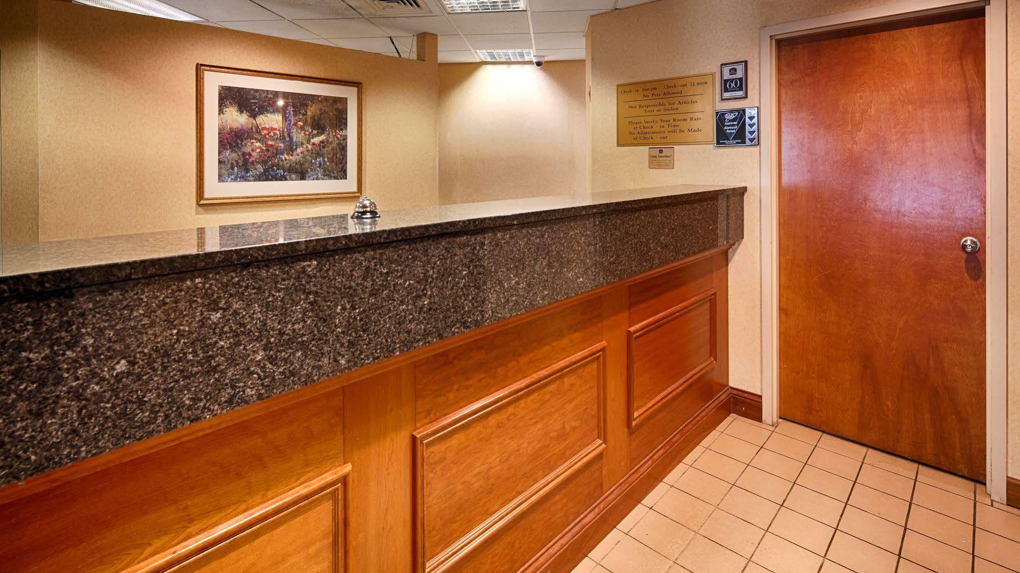 Hotel Baymont By Wyndham Groton/Mystic Extérieur photo