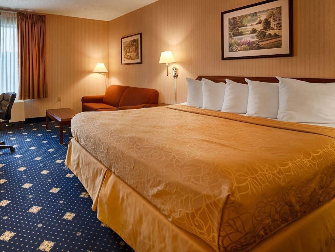 Hotel Baymont By Wyndham Groton/Mystic Extérieur photo